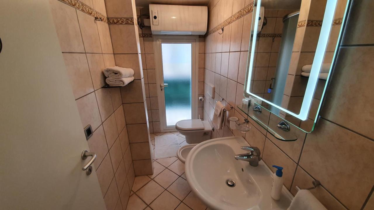 רוביני Apartments Villa Ernesta מראה חיצוני תמונה