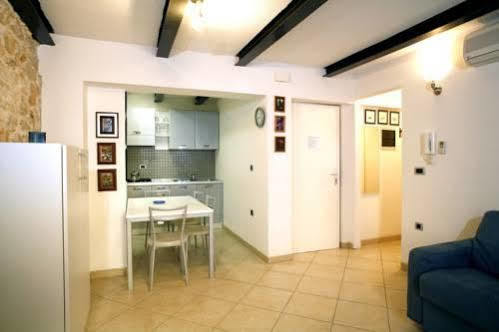 רוביני Apartments Villa Ernesta מראה חיצוני תמונה